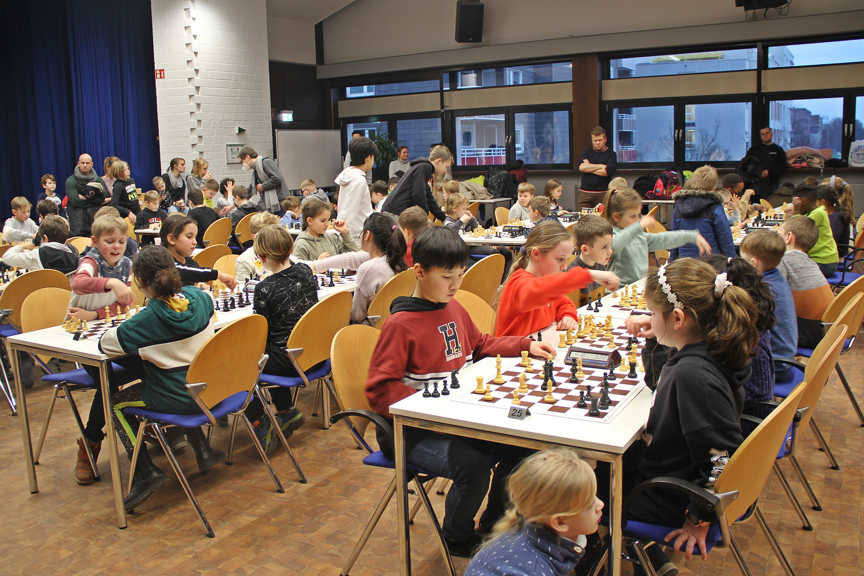 Bild der Monheimer Grundschulmeisterschaften in der Volkshochschule Monheim.
